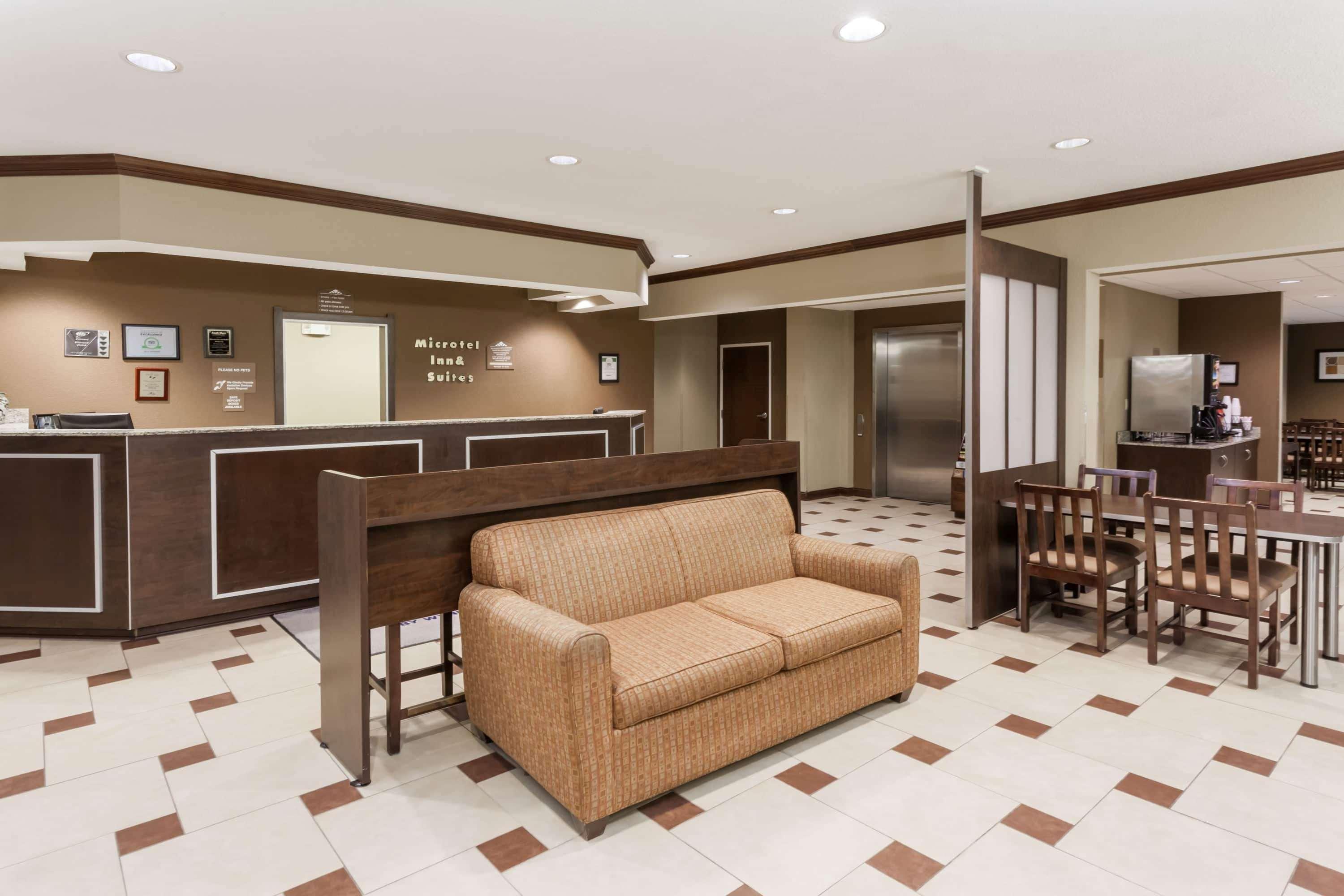 Microtel Inn & Suites By Wyndham Michigan City Exterior foto